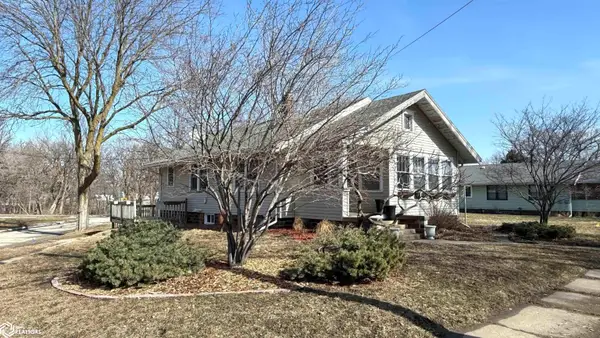 726 1st Street Sw, Mason City, IA 50401