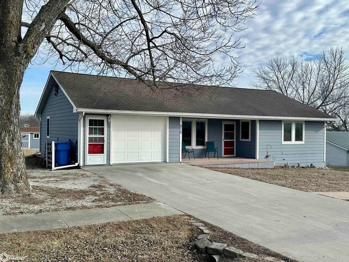 215 S West Avenue, Lacona, IA 50139 - #1