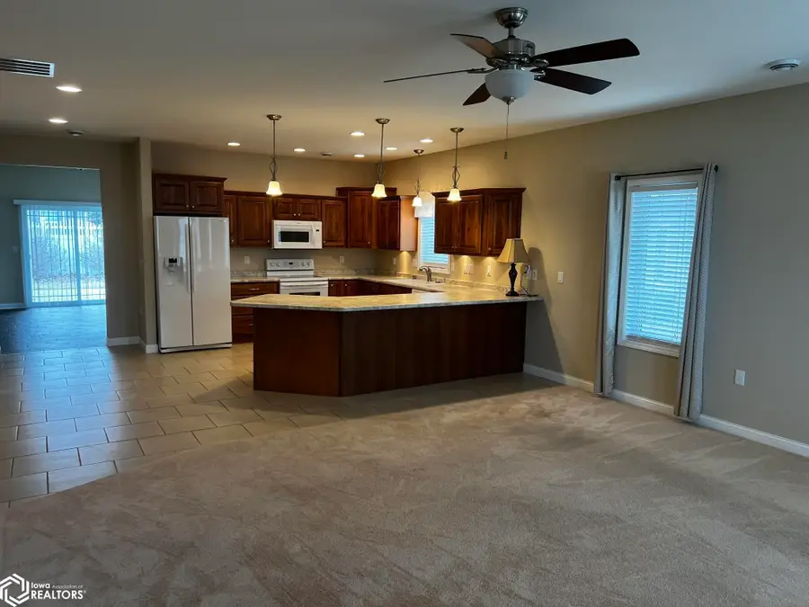 1439 Pawnee Drive, Burlington, IA 52601 - #3