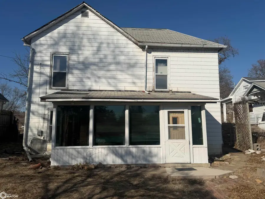 912 E 4th Street, Ottumwa, IA 52501 - #2