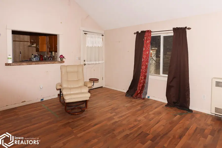 205 W Vest, Jefferson, IA 50129 - #2