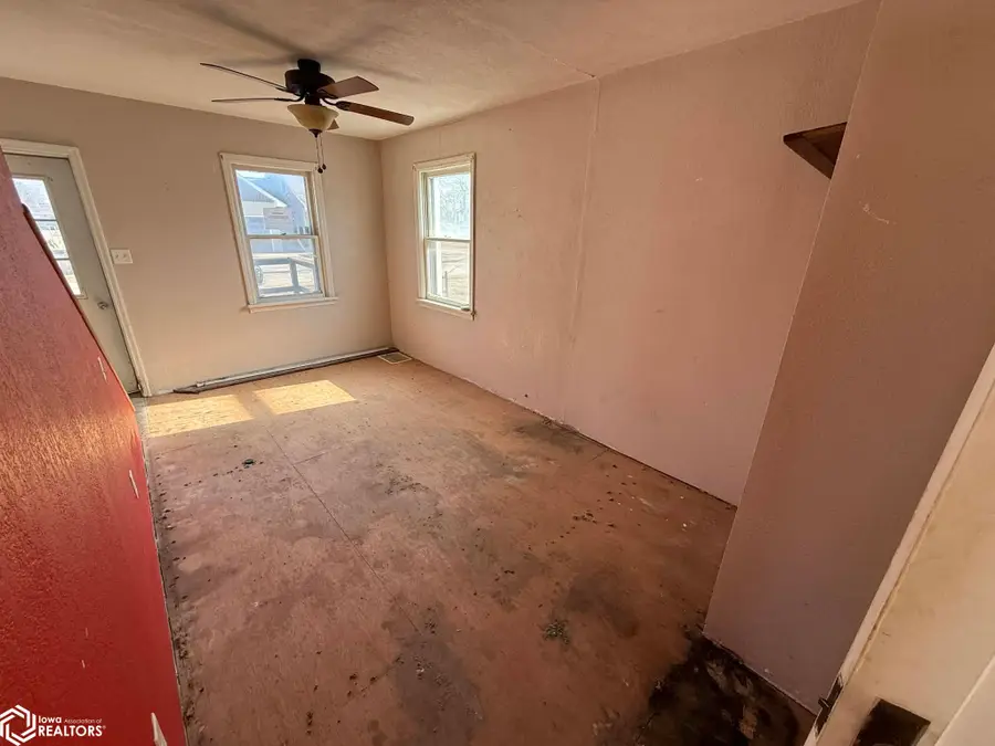 808 Park Street, Donnellson, IA 52625 - #3