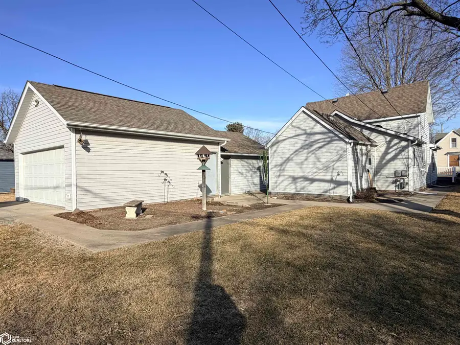 804 S 4th Street, Fairfield, IA 52556 - #2