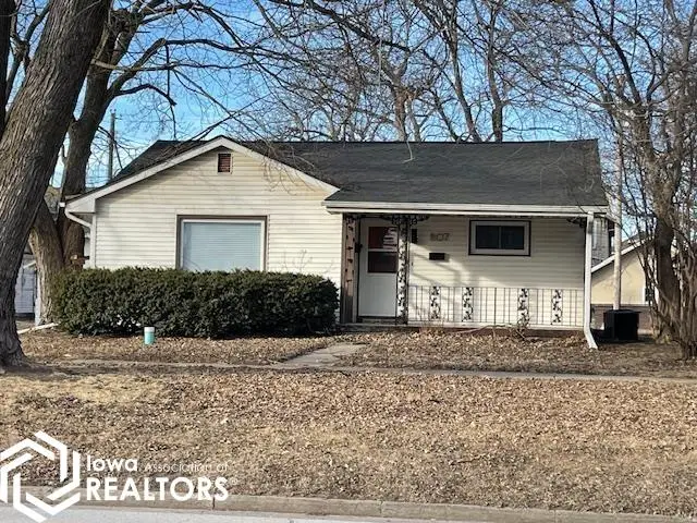 807 W Adams Street, Creston, IA 50801 - #1