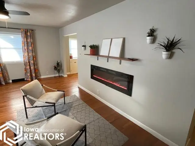 807 W Adams Street, Creston, IA 50801 - #2