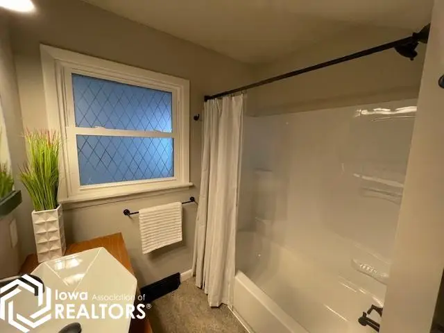 807 W Adams Street, Creston, IA 50801 - #3