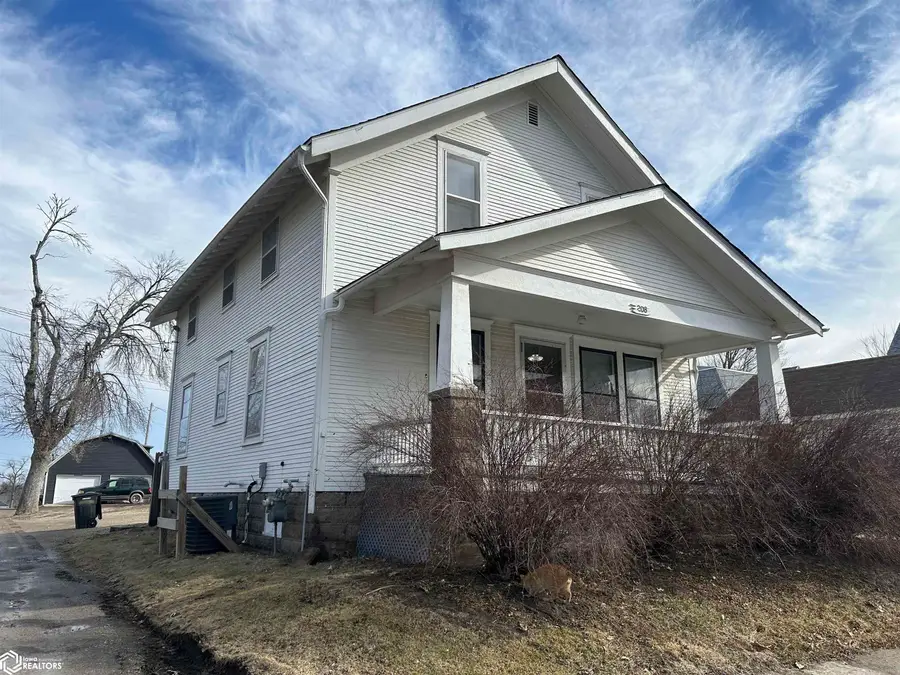 208 S 7th Street, Marshalltown, IA 50158 - #2