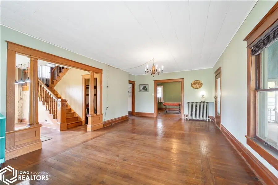 613 Washington Street, Eldora, IA 50627 - #2