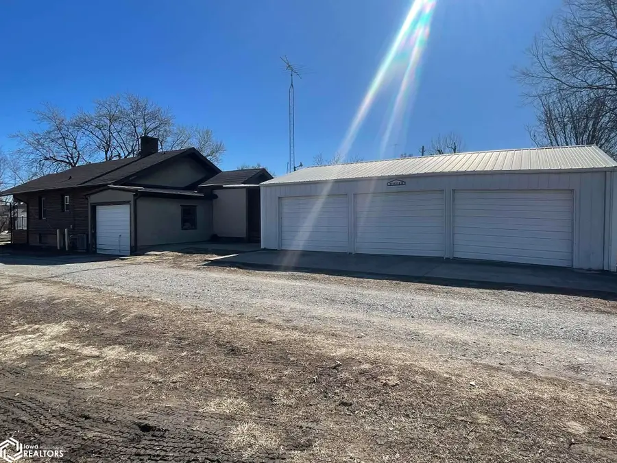 516 N 8th Street, Centerville, IA 52544 - #2