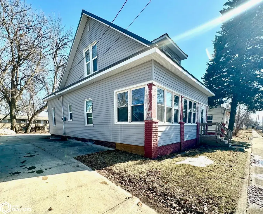 912 River Street, Iowa Falls, IA 50126 - #2