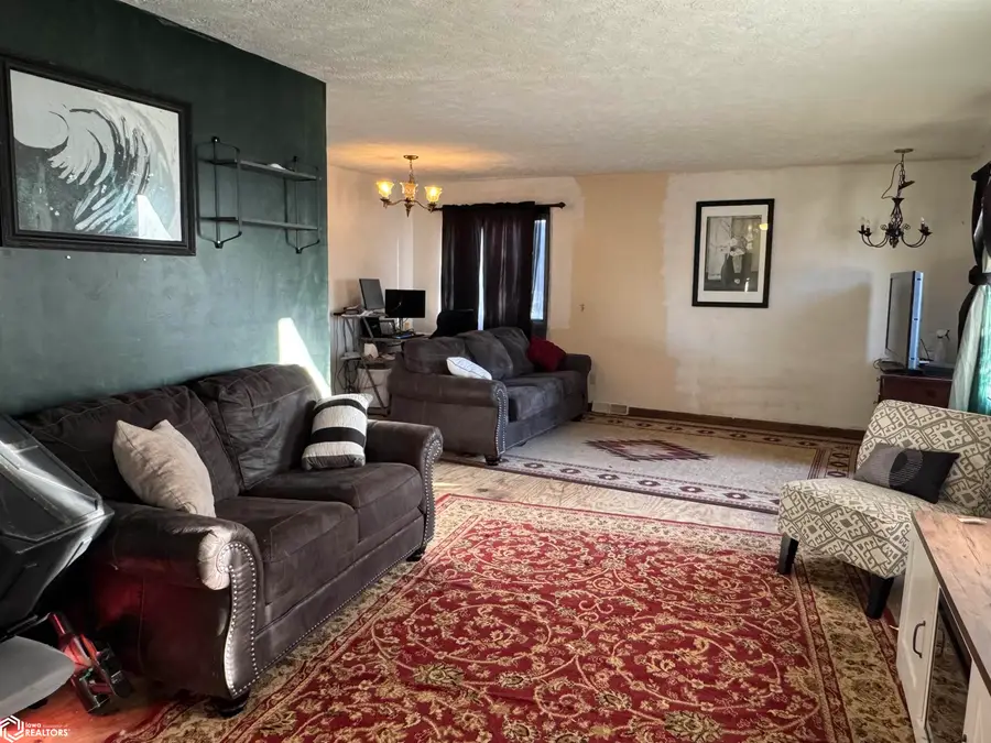 1401 N Elm Street, Creston, IA 50801 - #3