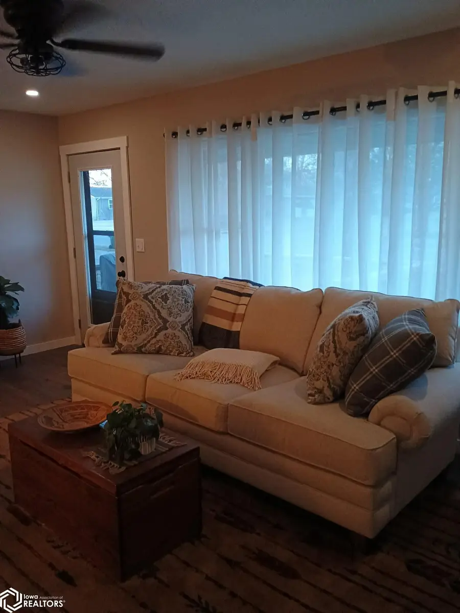 117 W Van Weiss Boulevard, West Burlington, IA 52655 - #2