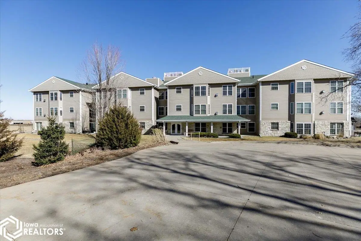 711 16th Avenue #U104, Grinnell, IA 50112 - #1