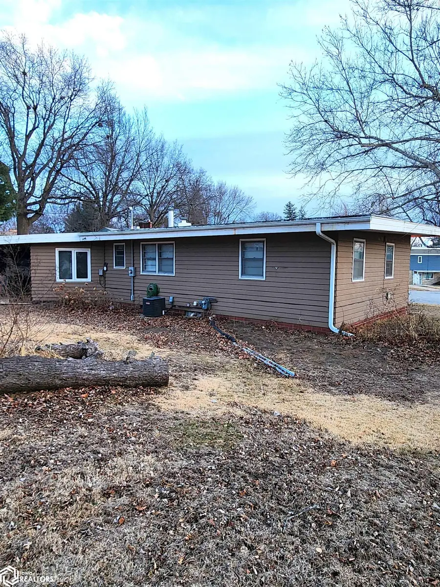 1009 Crest Drive, Creston, IA 50801 - #3