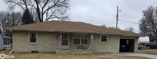 208 W Chestnut Street, Hubbard, IA 50122