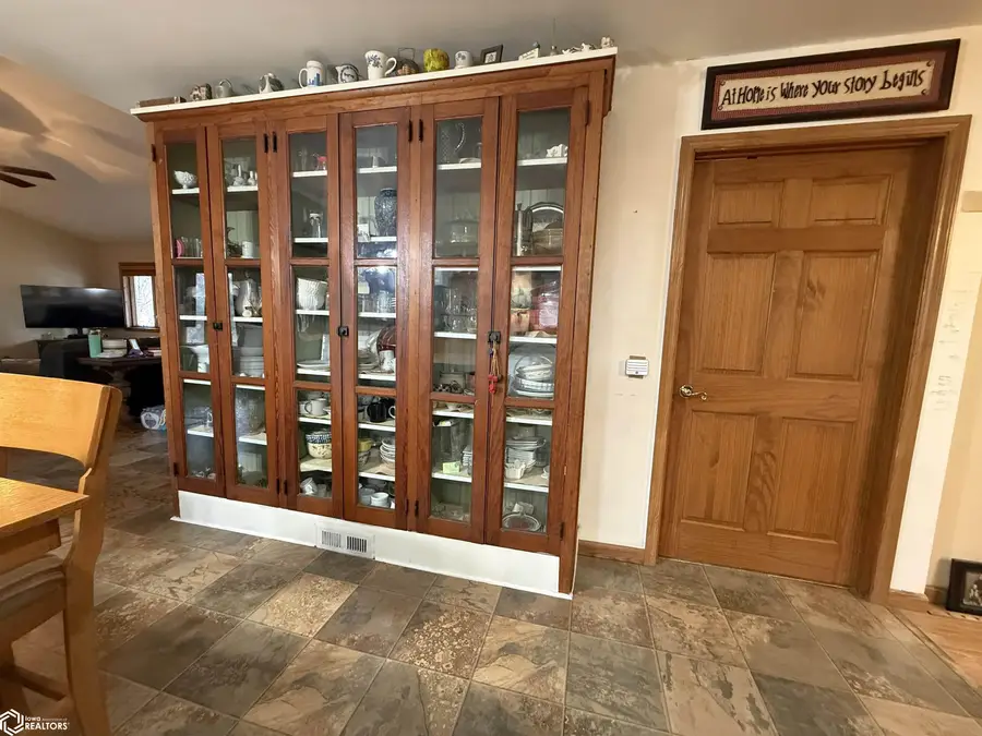 605 S 10th St, Northwood, IA 50459 - #2