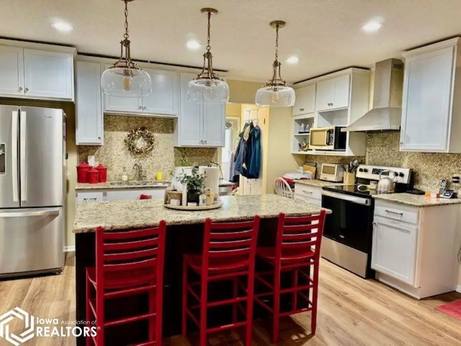 308 Sunrise Lane, Burlington, IA 52601 - #2