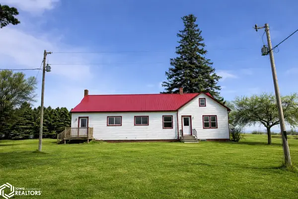 1443 Ivanhoe Avenue, New Hampton, IA 50659