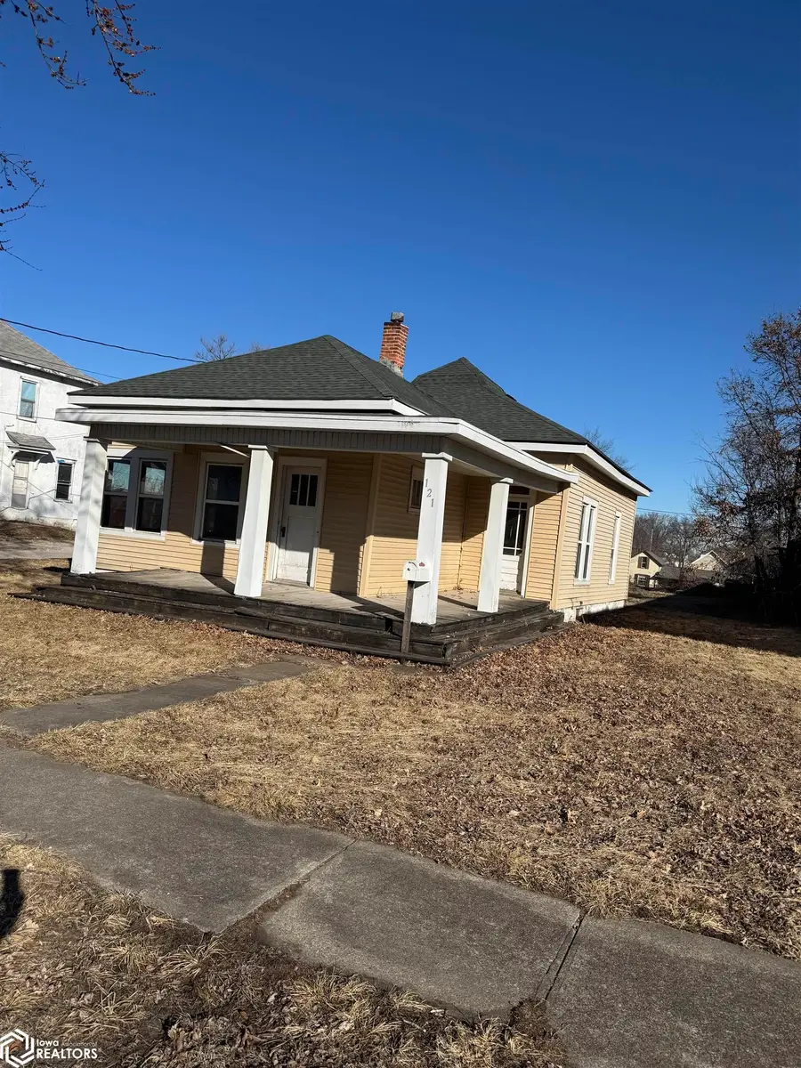 121 2nd Avenue W, Albia, IA 52531 - #3