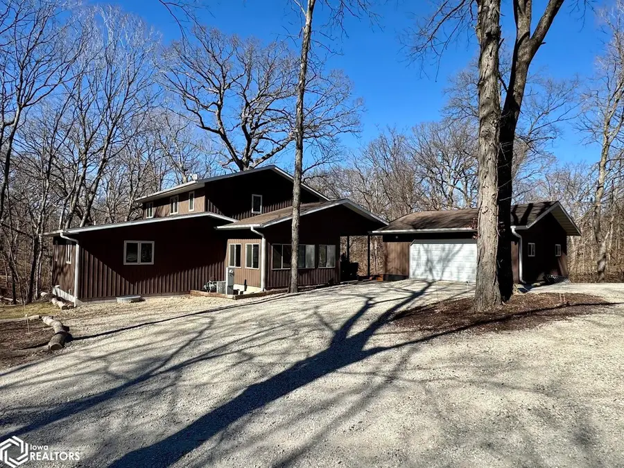 11738 Greenwood Drive, Burlington, IA 52601 - #2