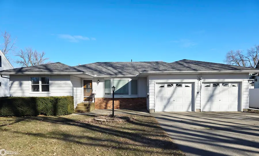 725 Center Avenue, Garner, IA 50438 - #2