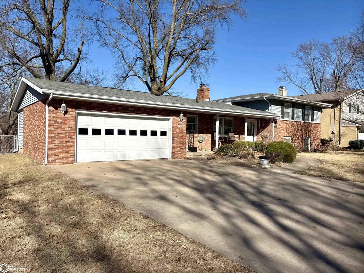 2710 Clearview Drive, Burlington, IA 52601 - #1