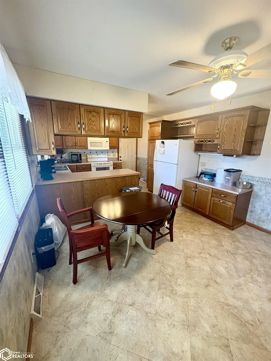 2710 Clearview Drive, Burlington, IA 52601 - #3