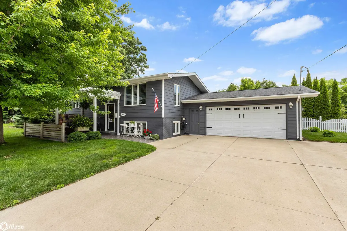 1810 W 7th Avenue, Clear Lake, IA 50428 - #1