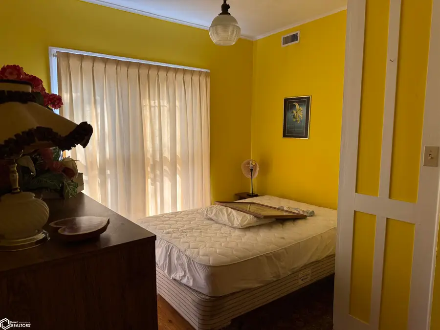 420 N Court Street, Ottumwa, IA 52501 - #2