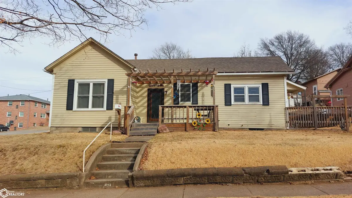 701 E Washington Avenue, Red Oak, IA 51566 - #1