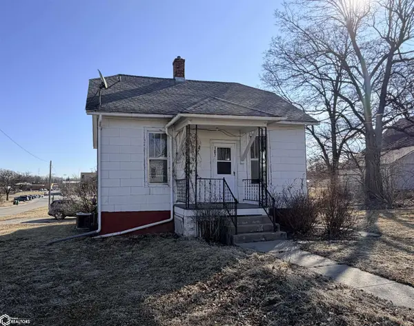 107 N D Street, Fairfield, IA 52556