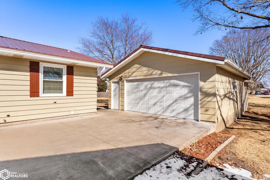 502 S 8th Avenue, Washington, IA 52353 - #2