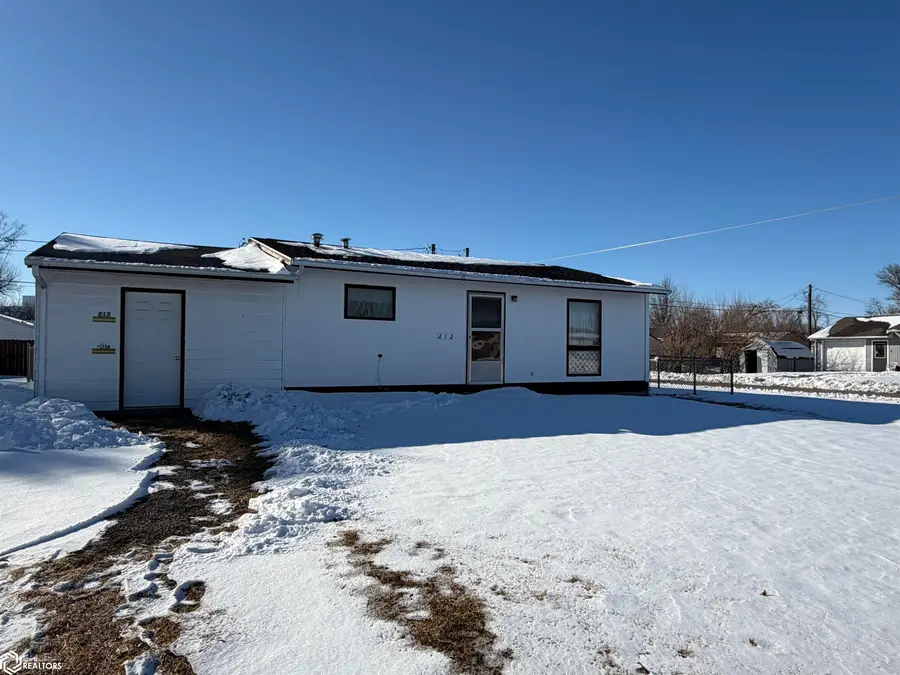 212 N 14th Avenue, Marshalltown, IA 50158 - #2