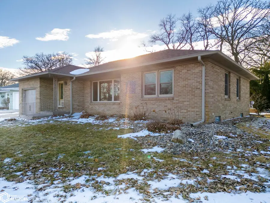 519 17th St W, Clear Lake, IA 50428 - #3