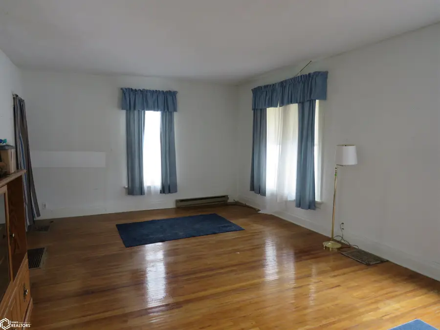 306 1st Ave N, Humboldt, IA 50548 - #3