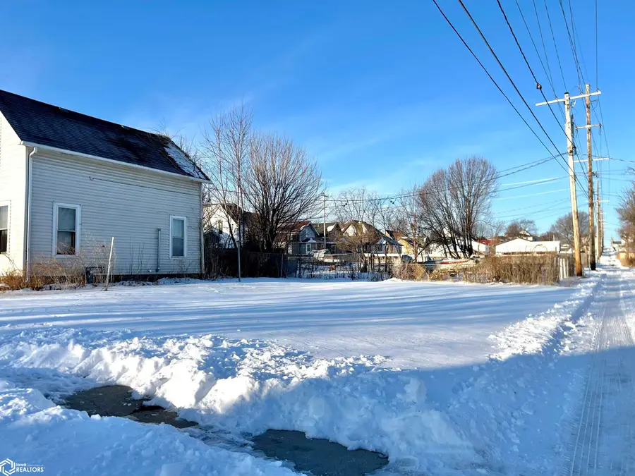 106 N 7th Avenue, Marshalltown, IA 50158 - #2