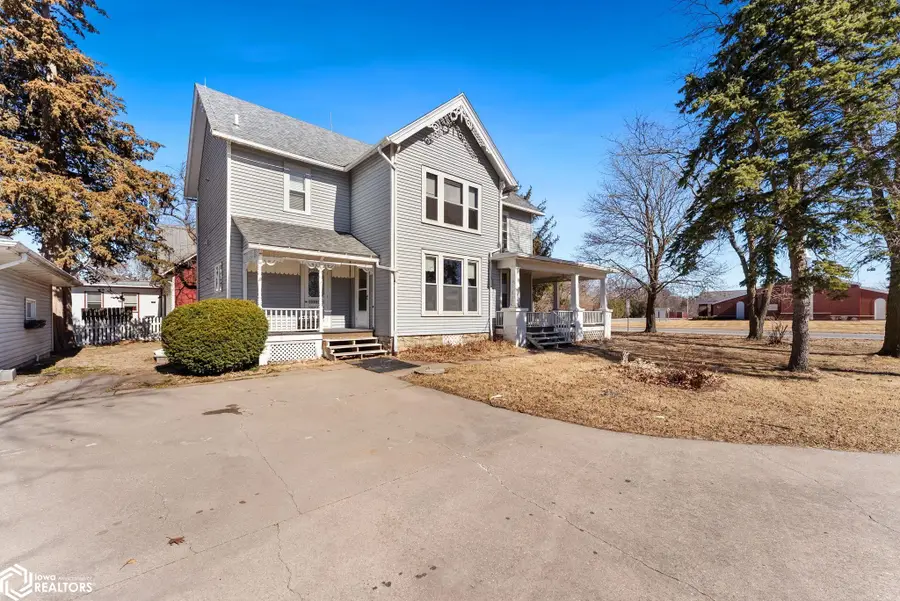 1205 S Iowa Ave, Washington, IA 52353 - #2