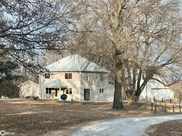 22505 460th Street, Chariton, IA 50049