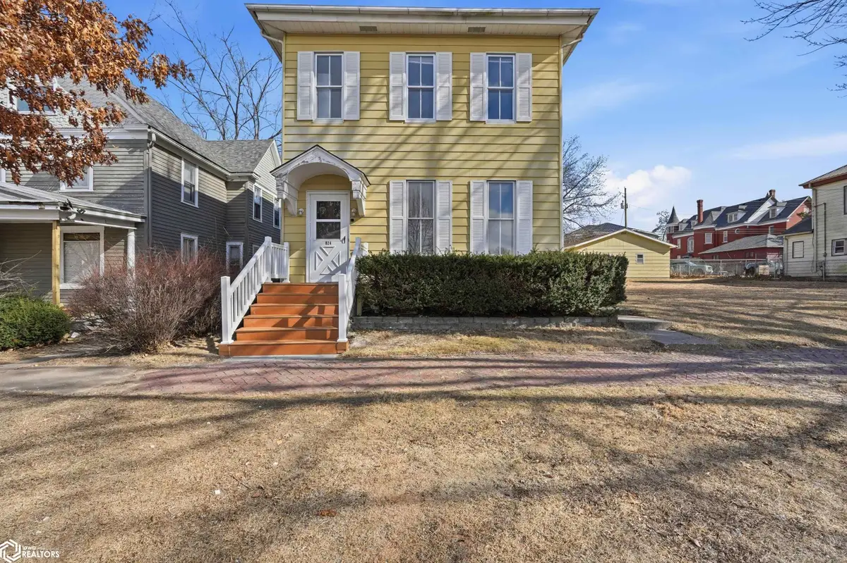 824 N 8th Street, Burlington, IA 52601 - #1