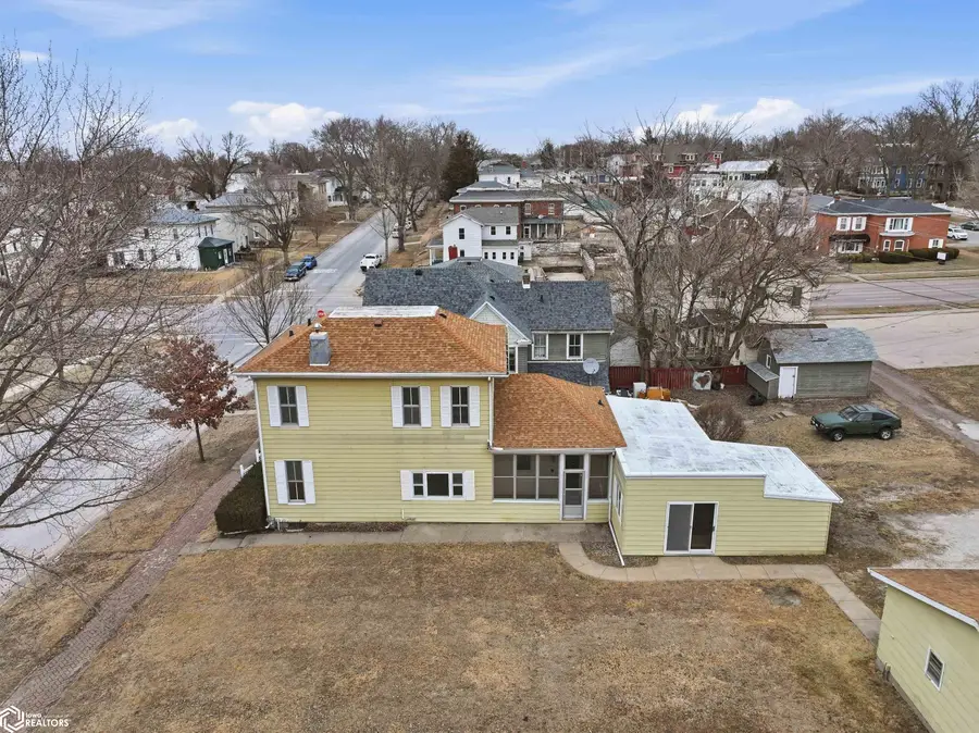 824 N 8th Street, Burlington, IA 52601 - #3