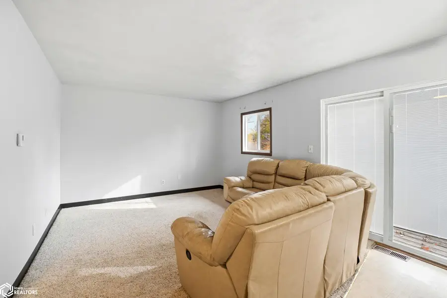 302 W State Street, Mount Pleasant, IA 52641 - #2