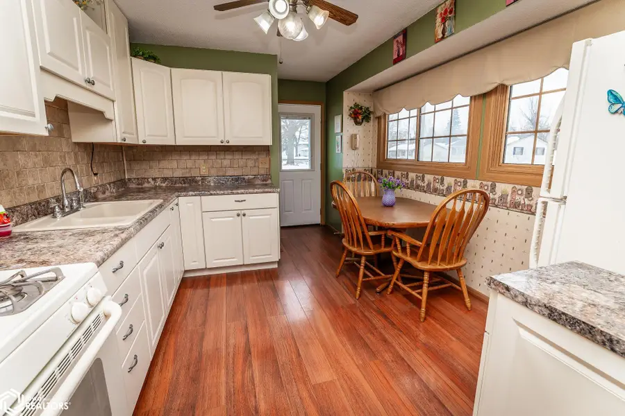 509 Dennis Drive, Marshalltown, IA 50158 - #3