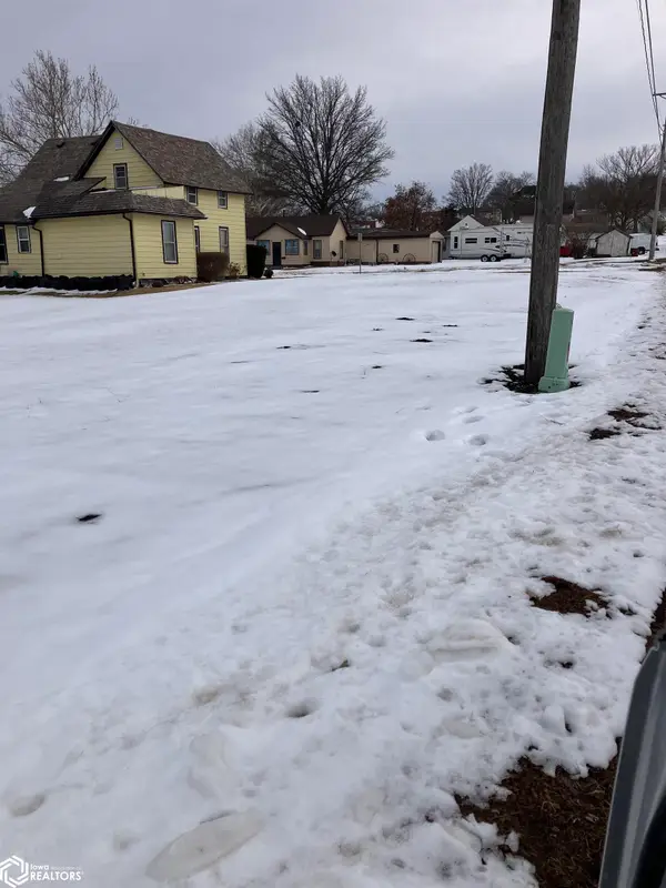 906 E 5th Street, Atlantic, IA 50022