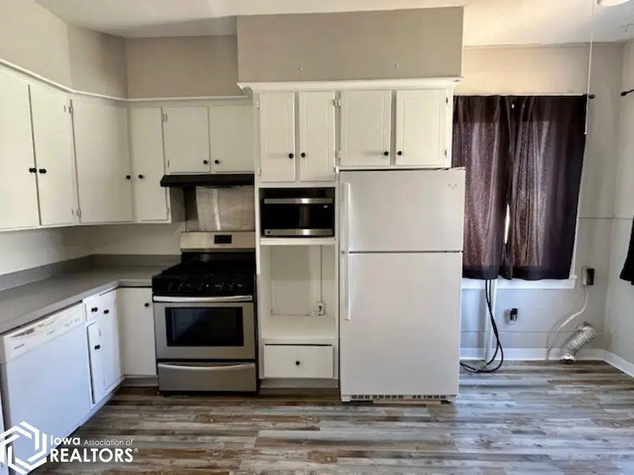 1632 S Central Street, Burlington, IA 52601 - #3