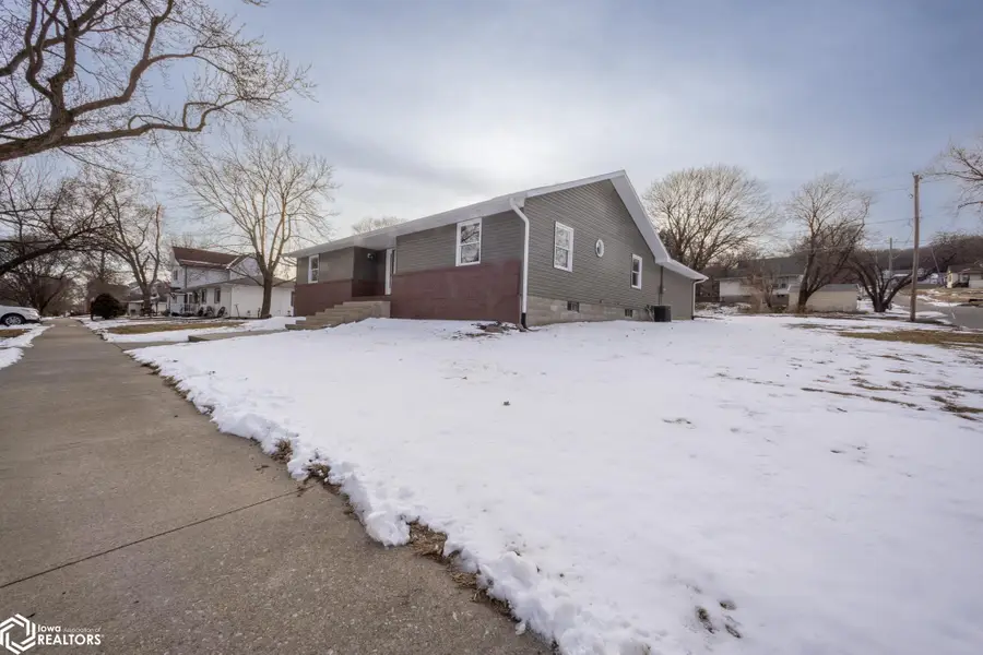 1611 Main Street, Hamburg, IA 51640 - #2