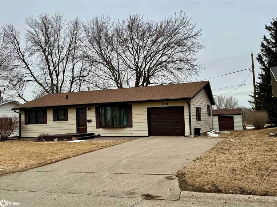 916 W 21st Street, Carroll, IA 51401 - #2