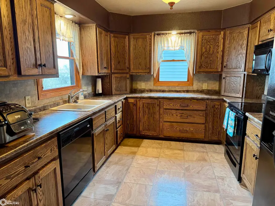 916 W 21st Street, Carroll, IA 51401 - #3