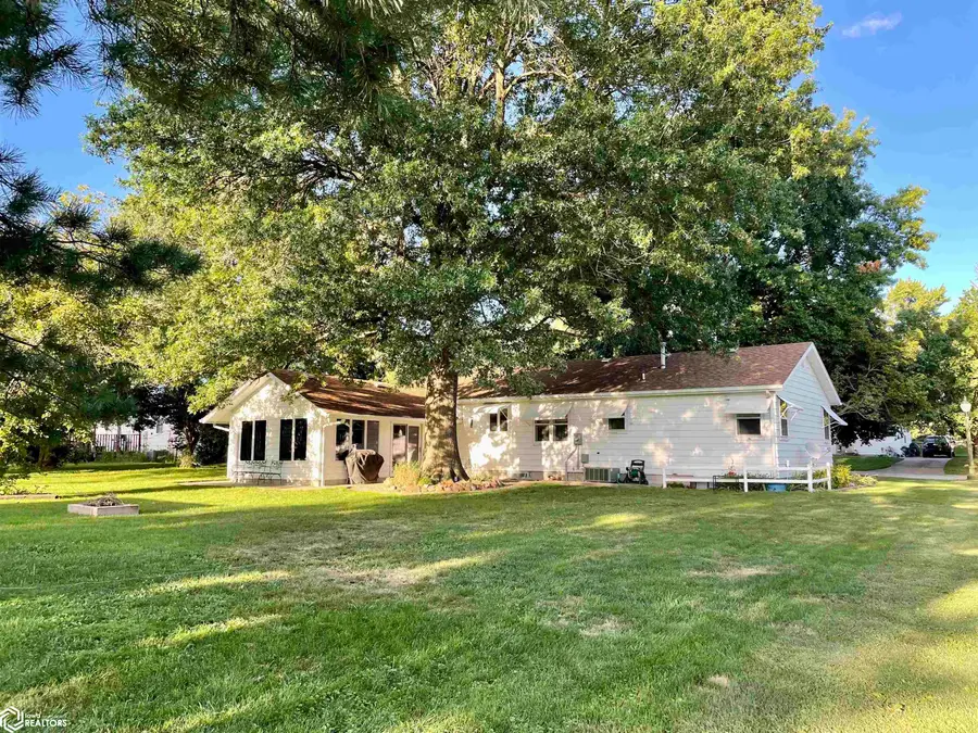 211 S Wilson Street, Mount Pleasant, IA 52641 - #2