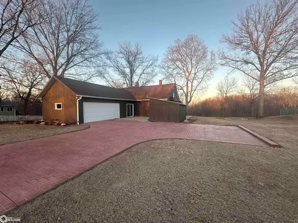 525 N Water Street, Wapello, IA 52653