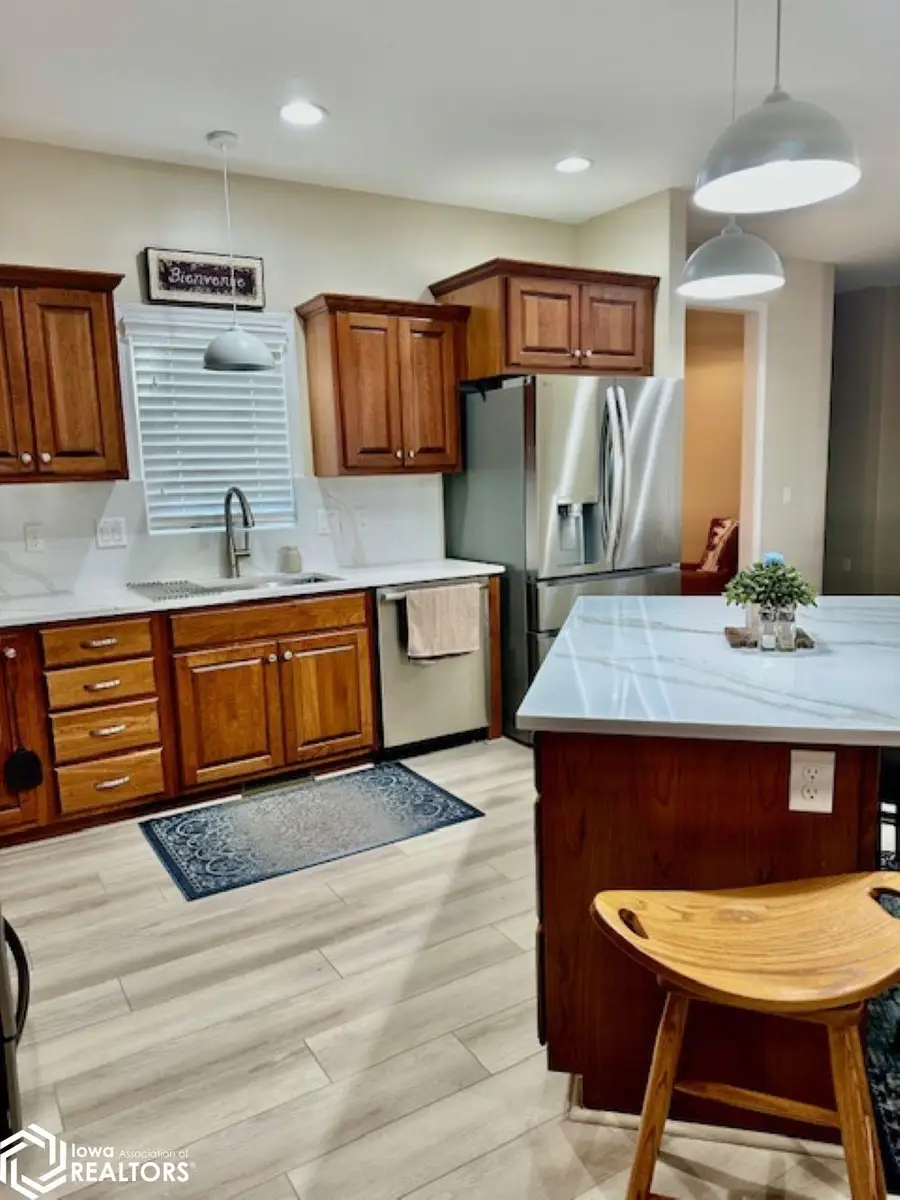 1431 Pawnee Drive, Burlington, IA 52601 - #3